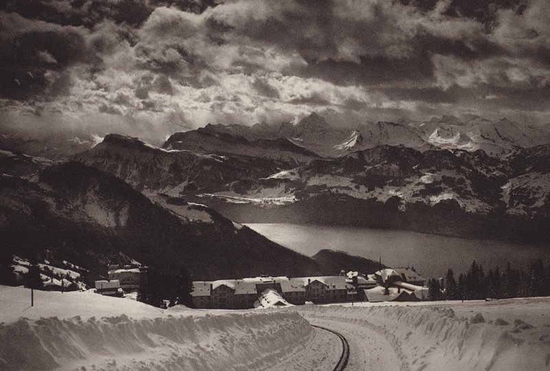 Rigi Kaltbad y lago de Lucerna (foto en blanco y negro) de Jean Gaberell