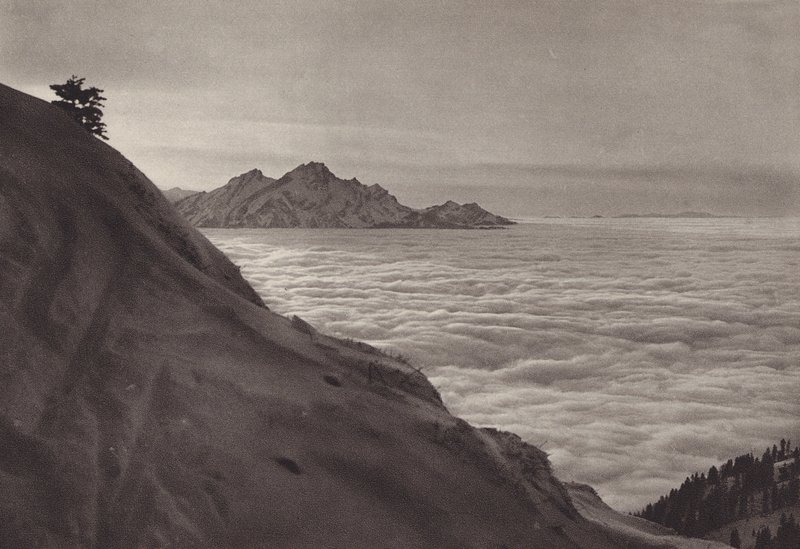Rigi Kulm, Sobre el mar de niebla (foto b/n) de Jean Gaberell