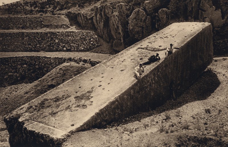 Baalbek, La Gran Piedra (foto b/n) de Karl Grober