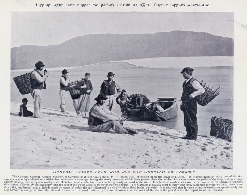 Pescadores de Donegal que usan el curragh o coracle (foto en b/n) de Karl Karlovich Piratsky