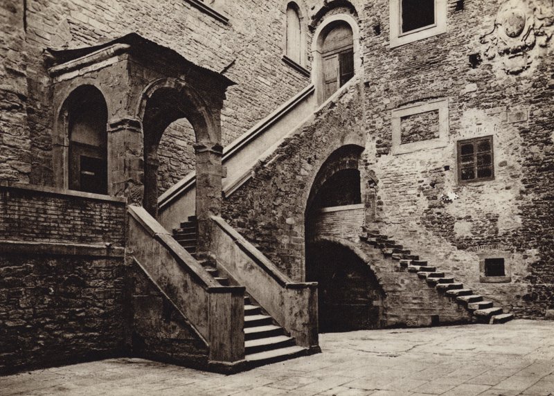 Italia: Cortona, Palazzo Pretorio (foto b/n) de Kurt Hielscher