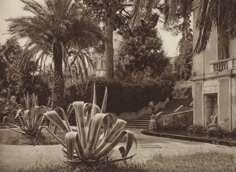 Roma: En el jardín del Vaticano (foto en blanco y negro) de Kurt Hielscher