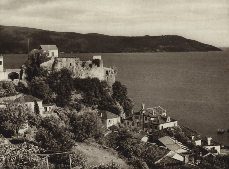 Yugoslavia: Castelnuovo en la bahía de Cattaro (foto en blanco y negro) de Kurt Hielscher
