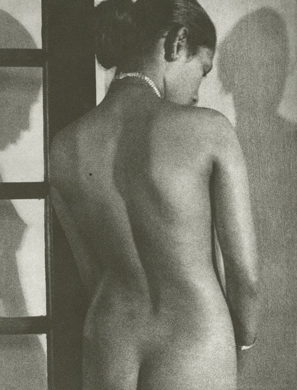 Desnudo (foto en blanco y negro) de Lionel Wendt