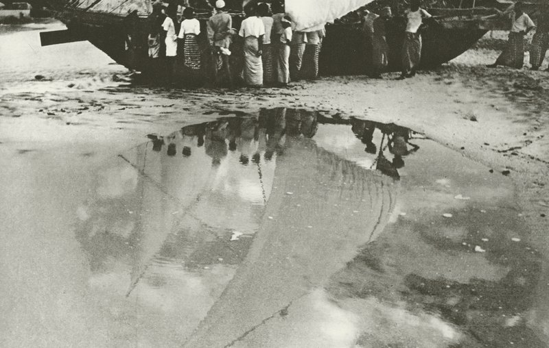 Vela de balancín (foto en blanco y negro) de Lionel Wendt