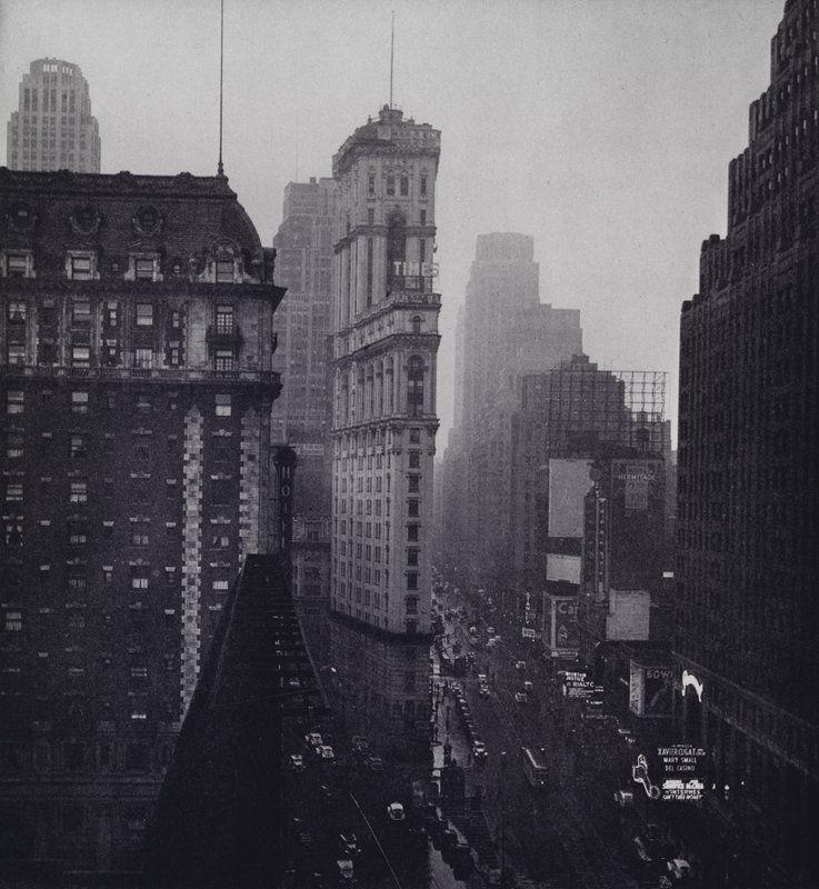 Manhattan: Lluvia sobre Times Square (foto en blanco y negro) de Mario Bucovich