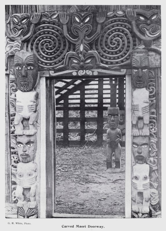 New Plymouth, Nueva Zelanda: Puerta maorí tallada de New Zealand Photographer