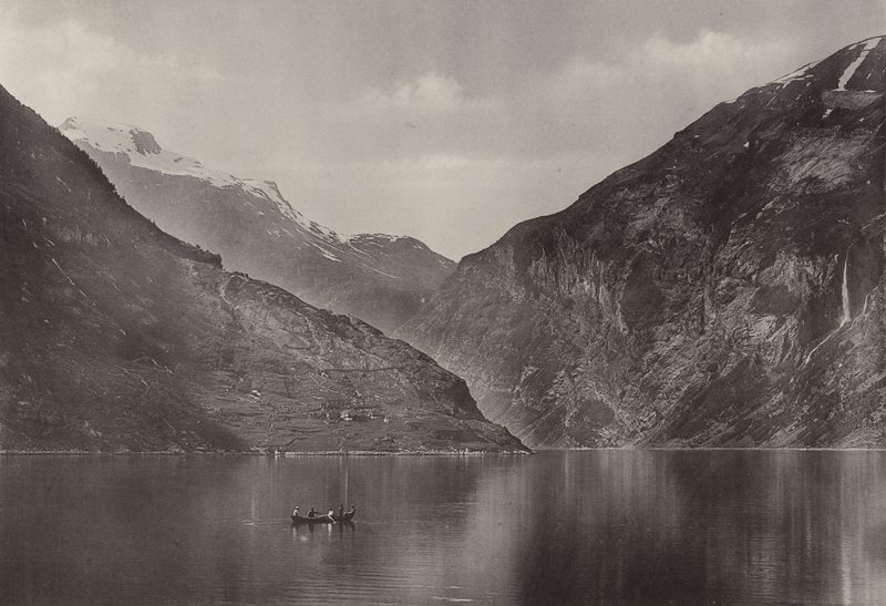 En el fiordo de Geiranger (fotografía b/n) de Norwegian Photographer