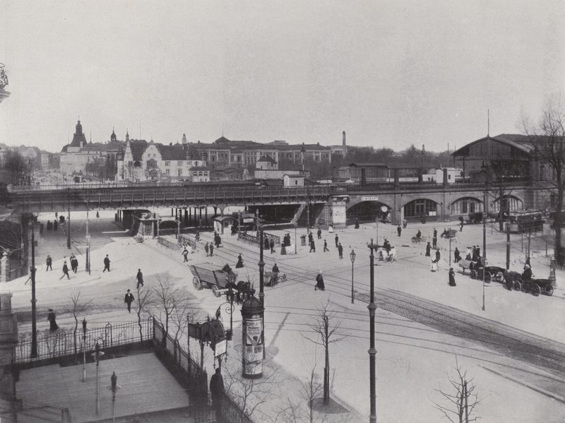 Charlottenburg, Calle Hardenberg, Estación Zoologischer Garten de Photographer German