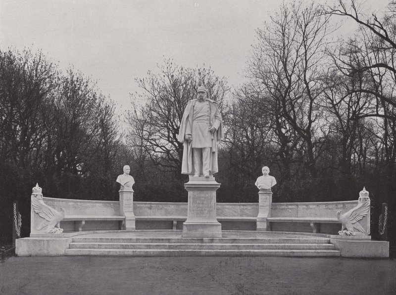 Denkmal In Der Sieges-Allee, Wilhelm Der Grosse de Photographer German