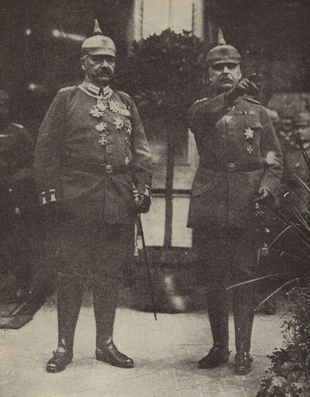 El Mariscal de Campo von Hindenburg y el General Ludendorff, comandantes del ejército alemán (litografía en color) de Photographer German