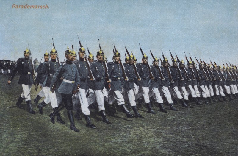 Soldados de infantería del ejército alemán marchando en desfile de Photographer German