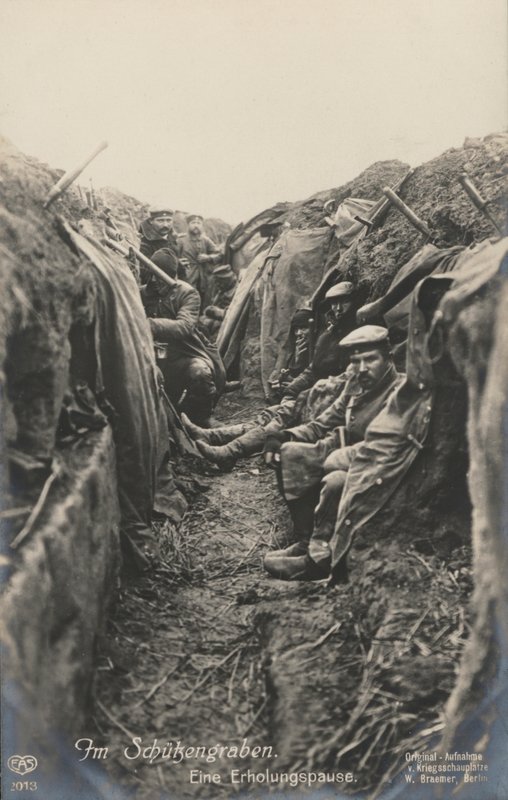 Soldados alemanes descansando en las trincheras, Primera Guerra Mundial de Photographer German