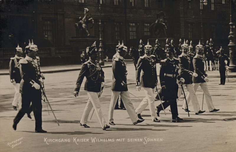 Kaiser Wilhelm II y sus hijos de Photographer German