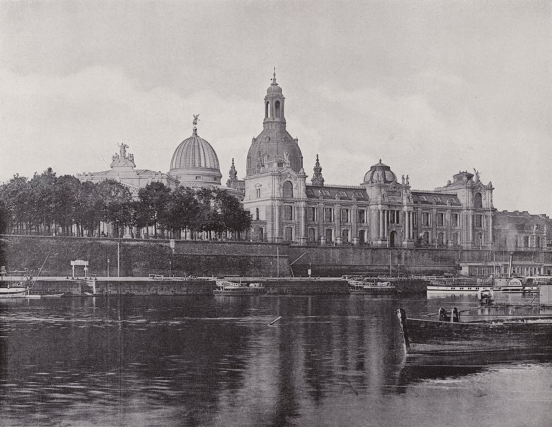 Academia de Arte vista desde Neustadt de Photographer German