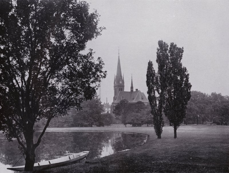 Leipzig: Johannapark con la Iglesia de Lutero de Photographer German