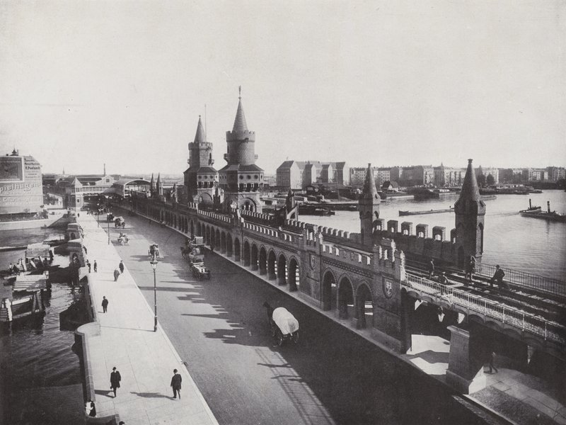 Puente Oberbaum con el tren elevado de Photographer German