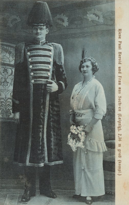 Paul Herold, gigante alemán, y su esposa de Photographer German