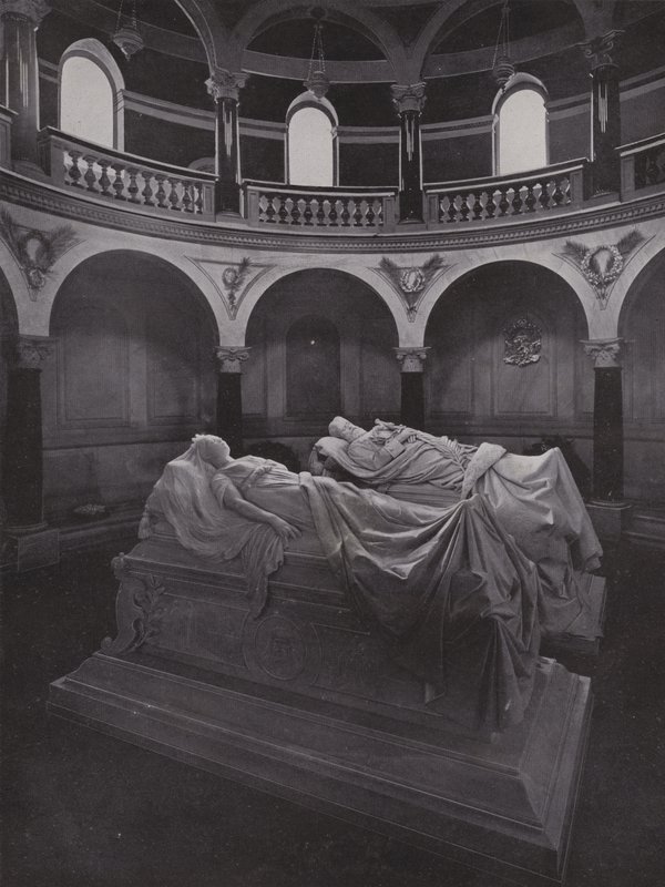 Potsdam, Iglesia de la Paz, Mausoleo con Sarcófagos del Emperador y la Emperatriz Federico de Photographer German