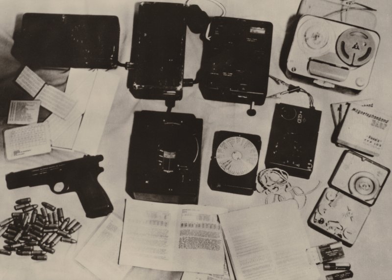 El equipo de Sterzyk, agente del servicio secreto de EE.UU. que fue arrestado al intentar reconocer... de Photographer German