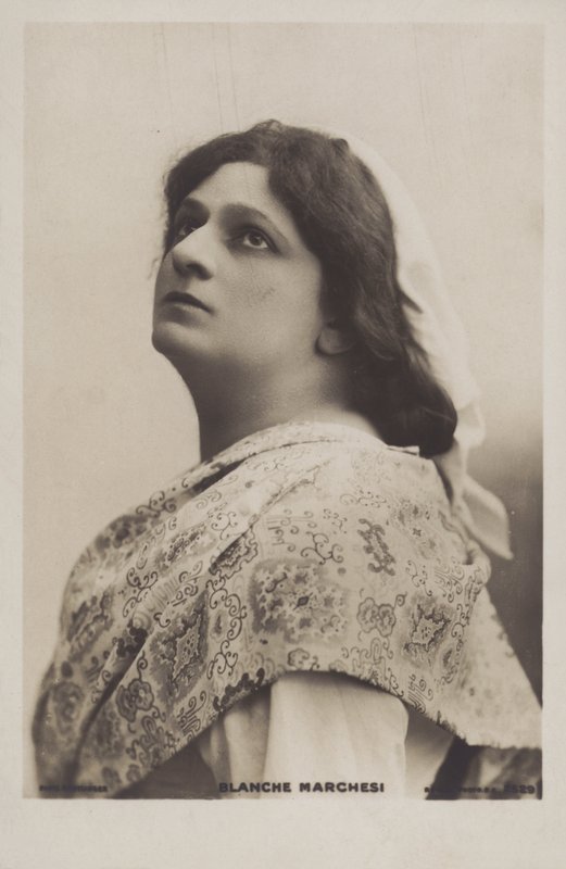 Blanche Marchesi, mezzosoprano francesa de Reutlinger Studio