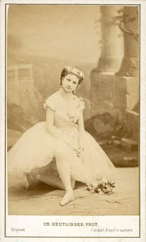 Angelina Fioretti, bailarina italiana de la Ópera de París de Reutlinger Studio (after)