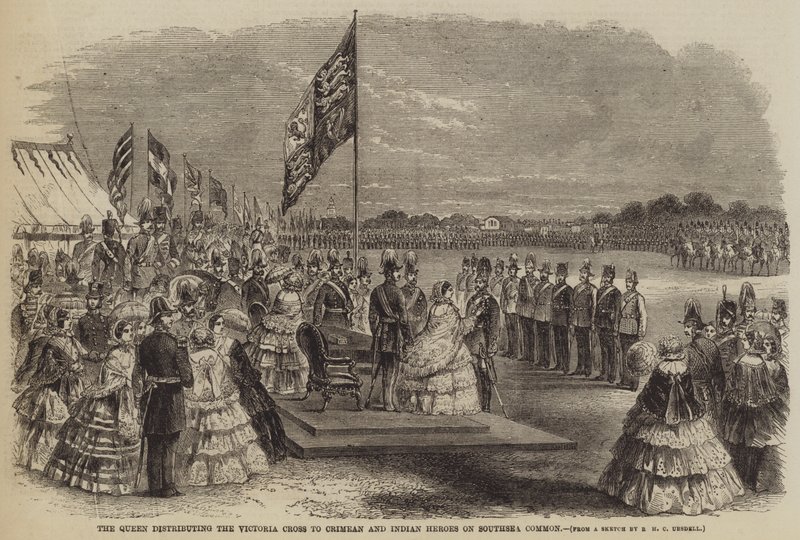 La Reina distribuyendo la Cruz Victoria a Héroes de Crimea e India en Southsea Common de Richard Ubsdell