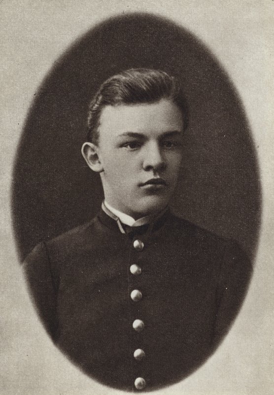 Lenin como graduado de Gimnasio, Simbirsk, 1887 de Russian Photographer