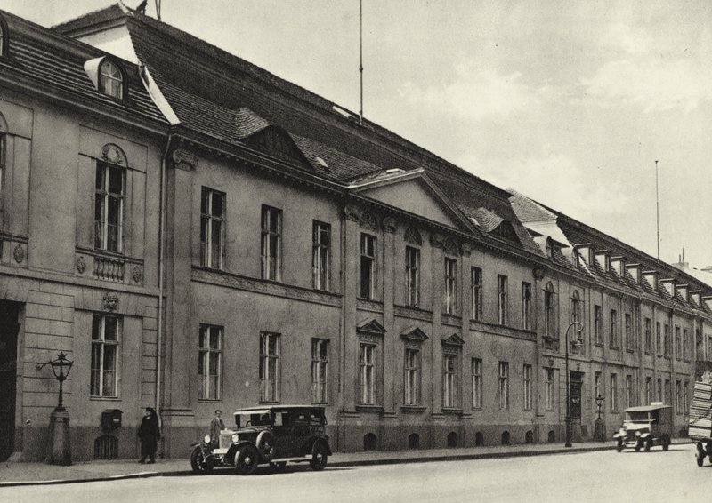 Berlín: Ministerio de Asuntos Exteriores de Sasha Stone