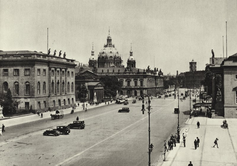 Berlín: Vista hacia el Palacio Real de Sasha Stone