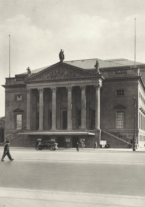 Berlín: Opernhaus; Casa de la Ópera de Sasha Stone