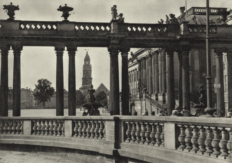 Potsdam, Palacio de la Ciudad, Columnatas en el Havel de Sasha Stone