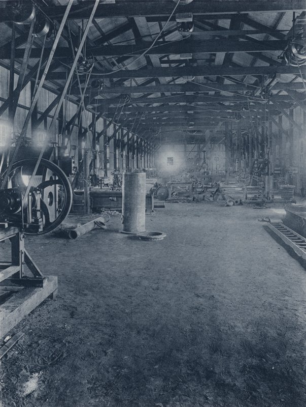 Interior, Talleres de Ajustadores, Compañía Minera de Oro Geldenhuis Deep Level (foto en blanco y negro) de South African Photographer
