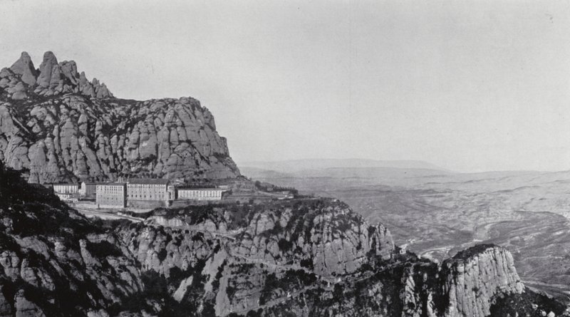 Vista general de Montserrat (foto b/n) de Spanish Photographer