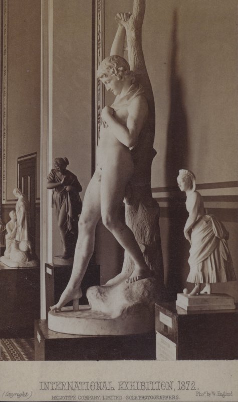 Estatuas en exhibición en la Exposición Internacional, Londres de William England