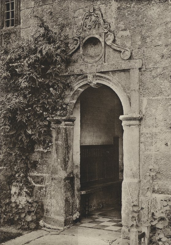 Puerta, "Batemans," Burwash, Sussex de William Galsworthy Davie
