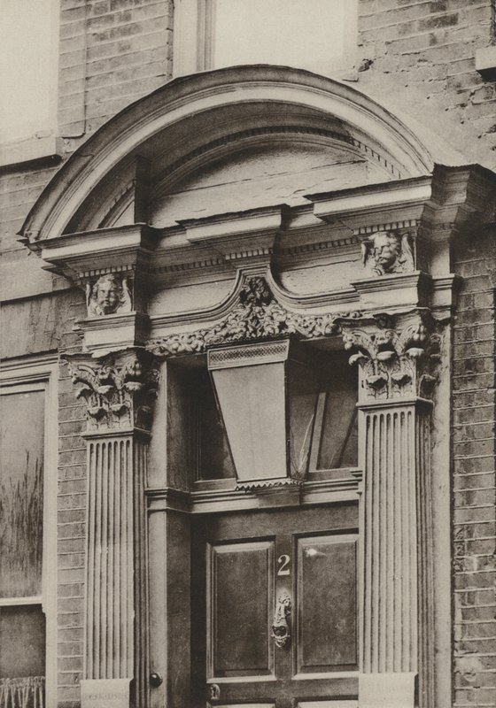 Puerta, Great St Helens, Londres (foto en b/n) de William Galsworthy Davie