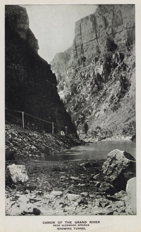Cañones de Colorado: Cañón del Río Grande, cerca de Glenwood Springs, mostrando túnel de William Henry Jackson