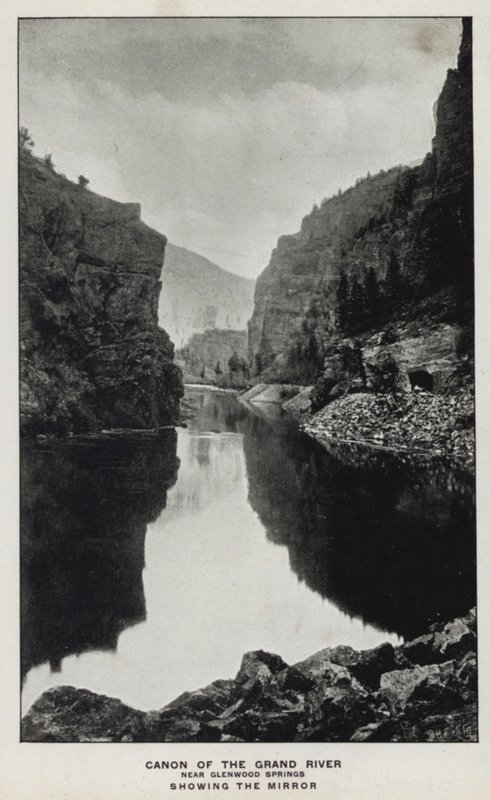 Cañones de Colorado: Cañón del Río Grande, cerca de Glenwood Springs, mostrando el espejo de William Henry Jackson