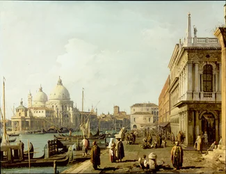 Venecia: una vista de Santa Maria della Salute y el Gran Canal desde la Piazzetta