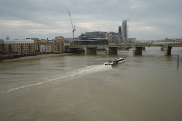 El Puente de Londres sobre el río Támesis, en el corazón de Londres