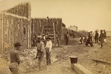 [Empalizada construida por el General Haupt para proteger la propiedad del gobierno, Orange  Alexandria R.R., Alexandria, Virigina]