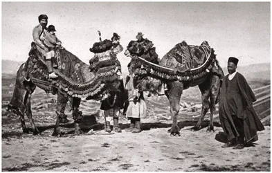 Peregrinos con sus camellos en camino a Karbala, Irak, 1925