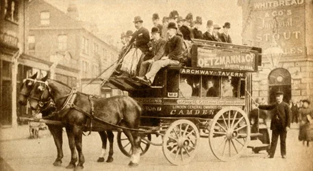 El Autobús de Dos Pisos, 1900, 1933