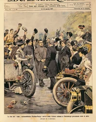Llegada a San Petersburgo del coche italiano ganador (Itala 35/45 HP conducido por Scipione Borghese y Ettore Guizzardi), final de la carrera de motor París-Pekín, ilustración de Achille Beltrame de La Domenica del Corriere, 11-18 de agosto
