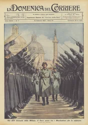 En el XIV Aniversario de la Milicia, el Duce pasa entre los Mosqueteros que lo saludan