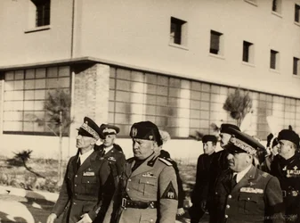 Inauguración de los edificios del Aeropuerto Real "Fausto Pesci" en Bolonia, construido por la Compañía Mauro Toschi fu Ulisse, en presencia del Duce Benito Mussolini, 24/10/1936