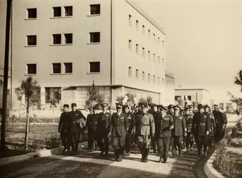 Inauguración de los edificios del Aeropuerto Real "Fausto Pesci" en Bolonia, construido por la Compañía Mauro Toschi fu Ulisse, en presencia del Duce Benito Mussolini, 24/10/1936