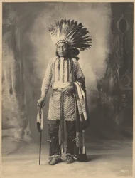 [Hombre nativo americano]