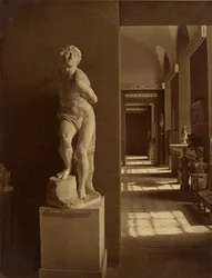 [«El esclavo rebelde», de Miguel Ángel, Museo del Louvre]